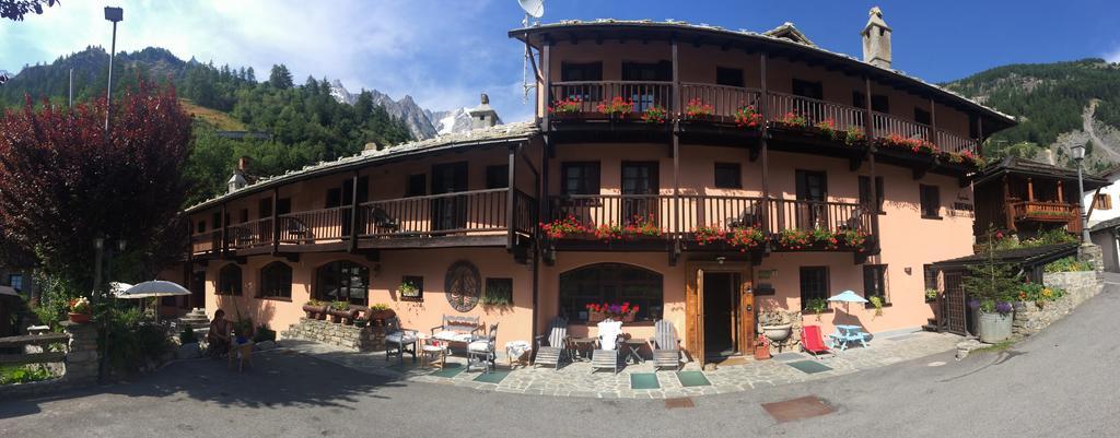 Locanda La Brenva Courmayeur Exterior photo