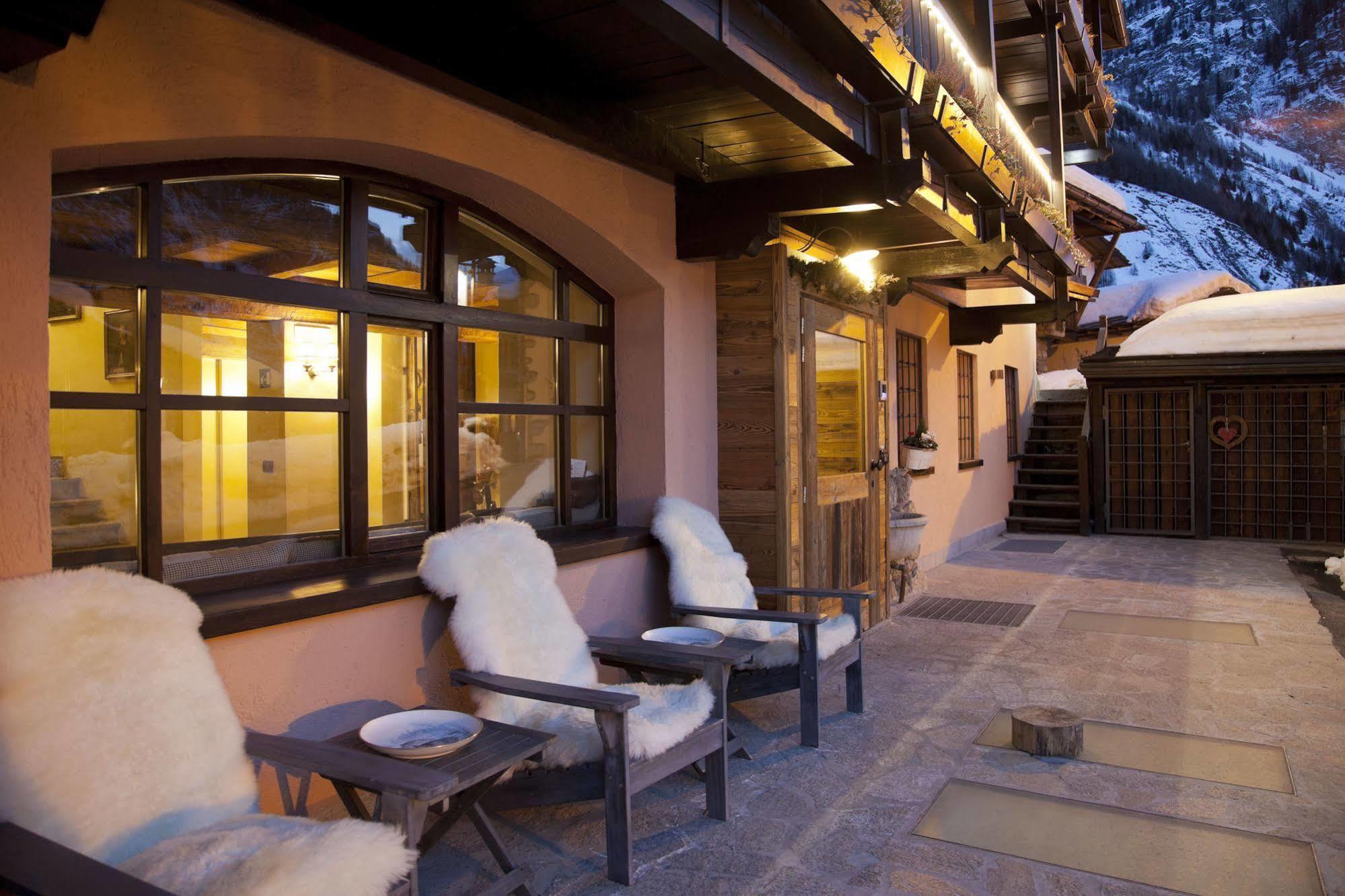 Locanda La Brenva Courmayeur Exterior photo